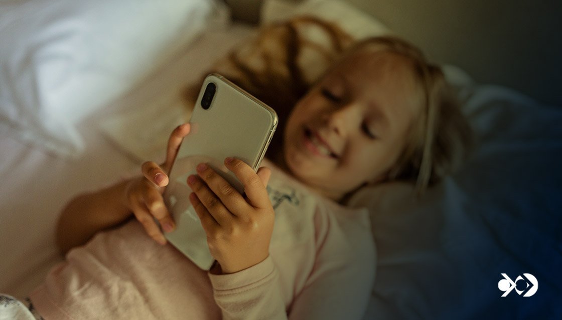 Limitar uso de celulares na infância e adolescência